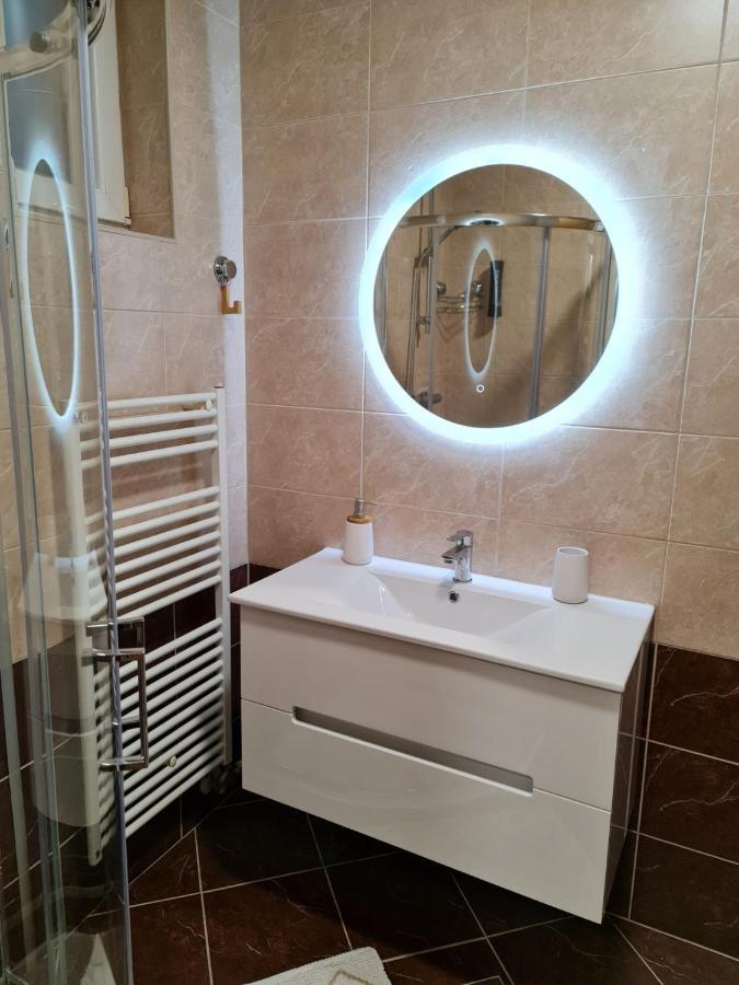Apartman Vinyl - Self Chek-In Osijek Exterior foto